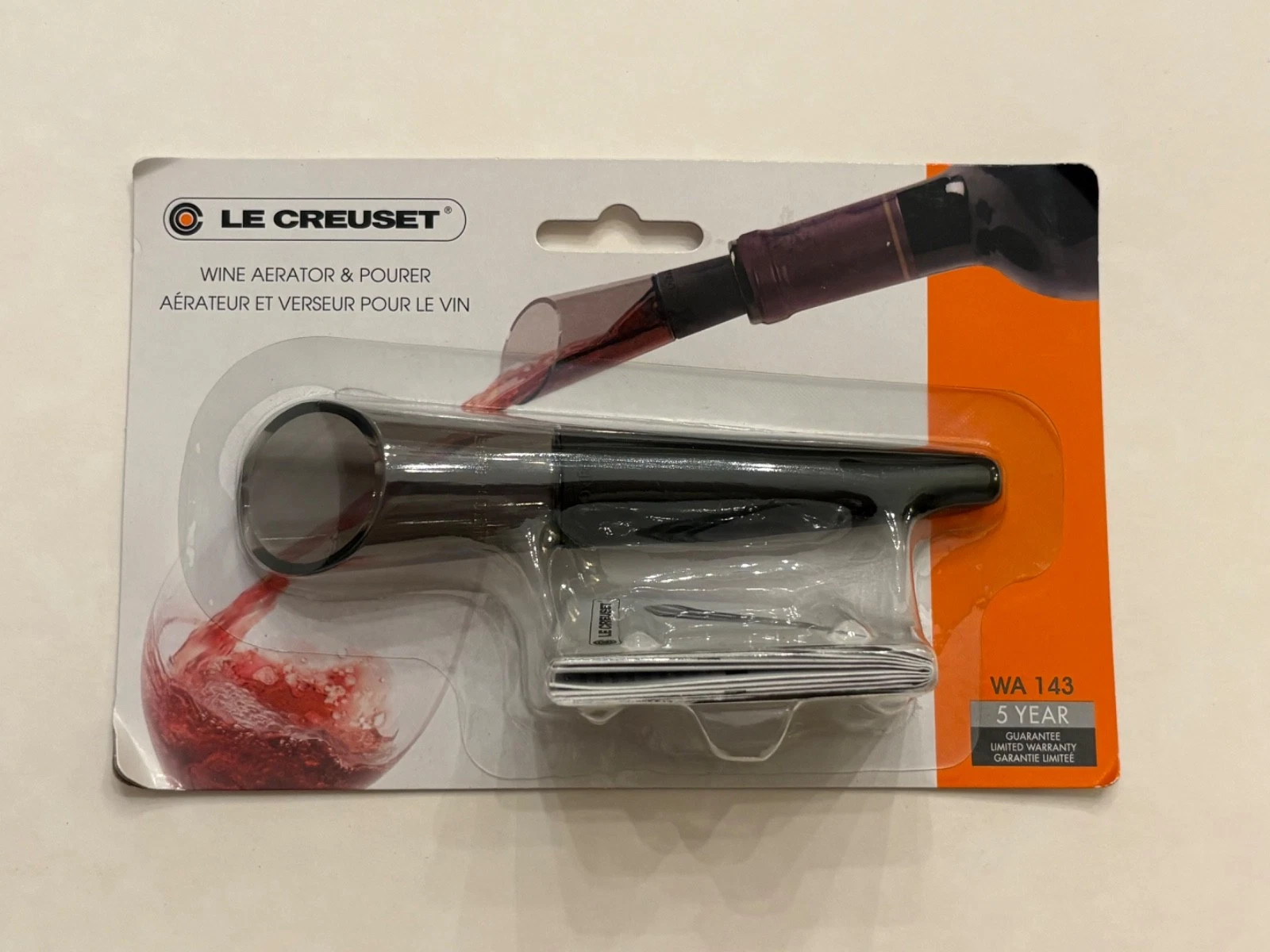 VERTEDOR DE VINO LE CREUSET